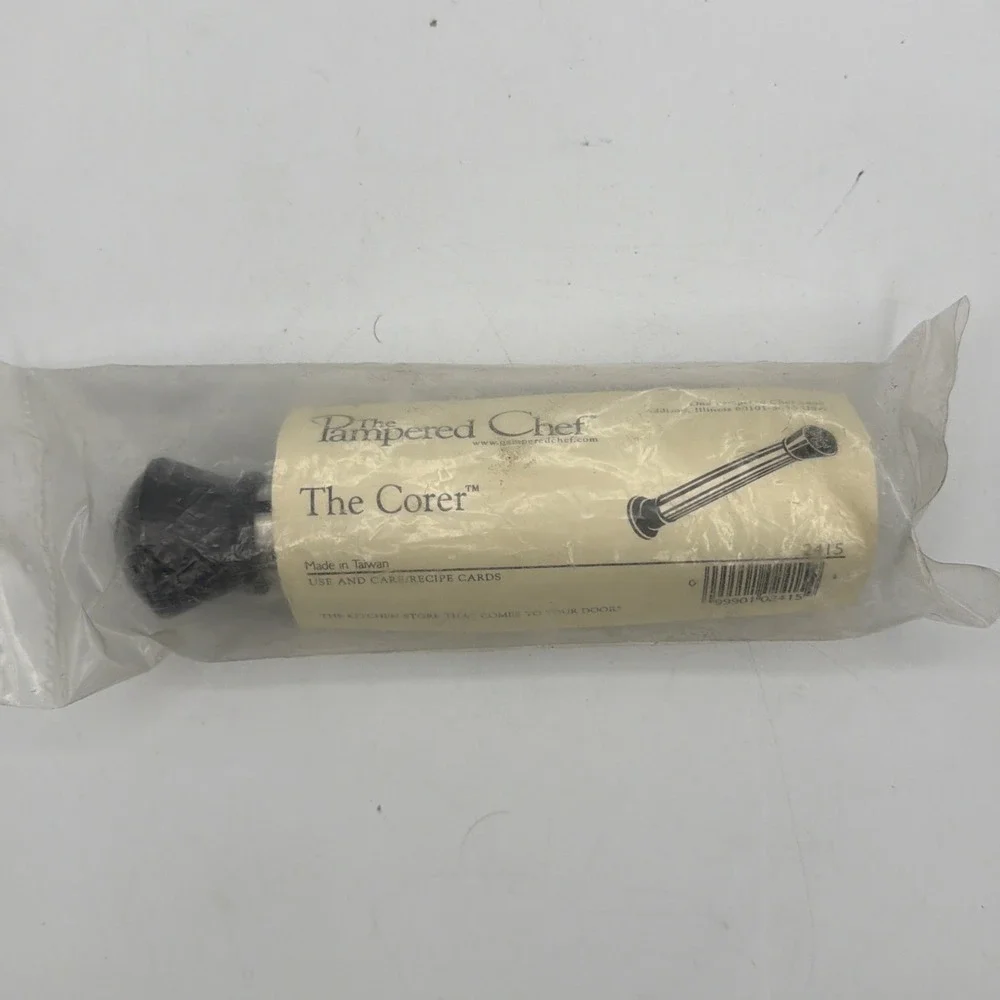 Pampered Chef The Corer #2415 – New in the Package